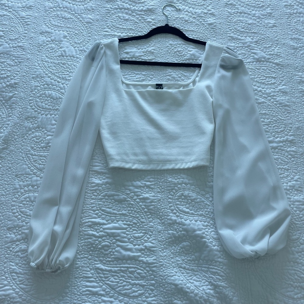 Windsor White Cropped Blouse with Flowy Puff Sleeeve